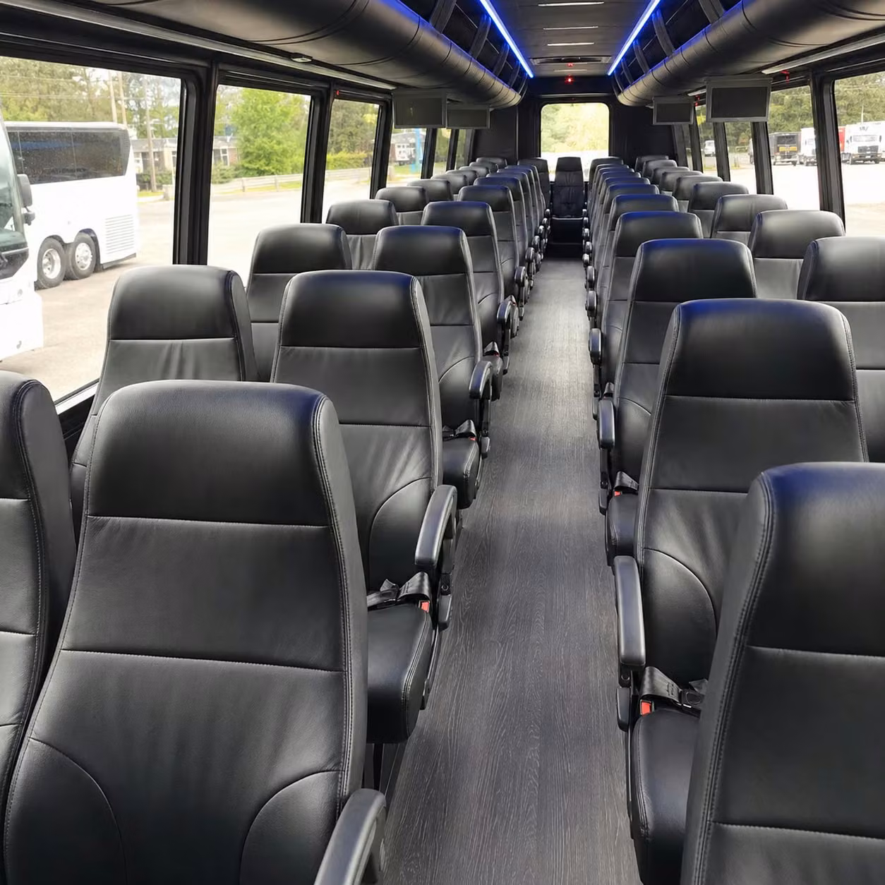 independence 20 passenger minibus rental